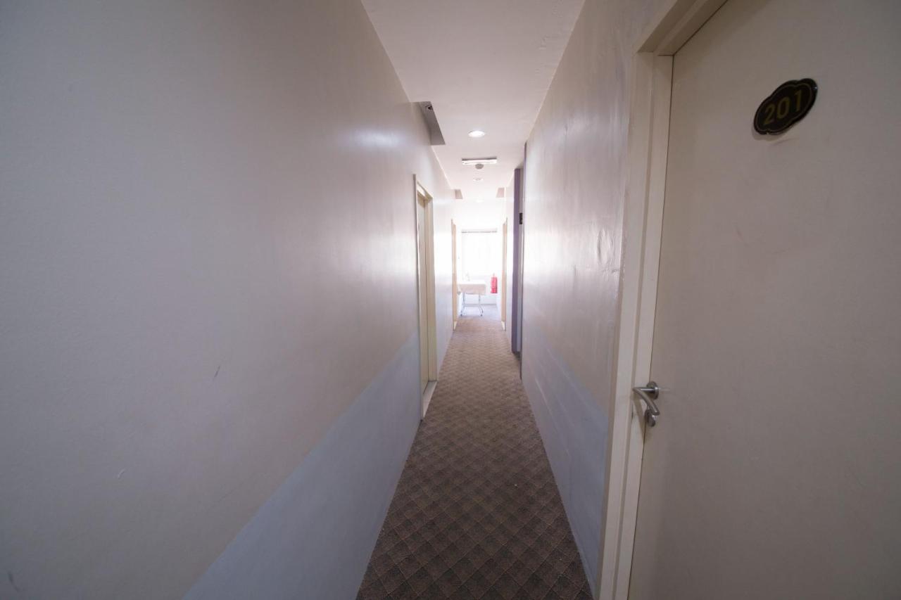 Golden Pearl Hotel Near Universiti Tun Hussein Onn Malaysia Uthm Batu Pahat Exterior photo